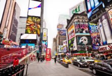 حاكمة-نيويورك-تطالب-إدارة-“ترامب”-برد-13.5-مليار-دولار-بعد-إلغاء-رسوم-جمركية