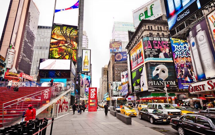 حاكمة-نيويورك-تطالب-إدارة-“ترامب”-برد-13.5-مليار-دولار-بعد-إلغاء-رسوم-جمركية