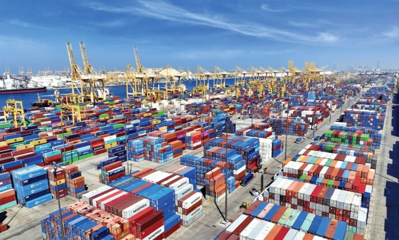 خافيير-بلاس-يكتب:-هل-يقود-نقص-زيت-الوقود-إلى-شللٍ-الشحن-البحري؟