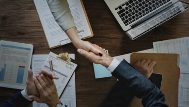 “بيكر-آند-ماكينزي”:-صفقات-الدمج-والاستحواذ-تعود-بقوة-وسط-بيئة-أكثر-تعقيدًا