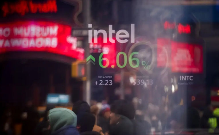 سهم-إنتل-يقفز-بأكثر-من-26%-متجهًا-لتسجيل-إغلاق-قياسي